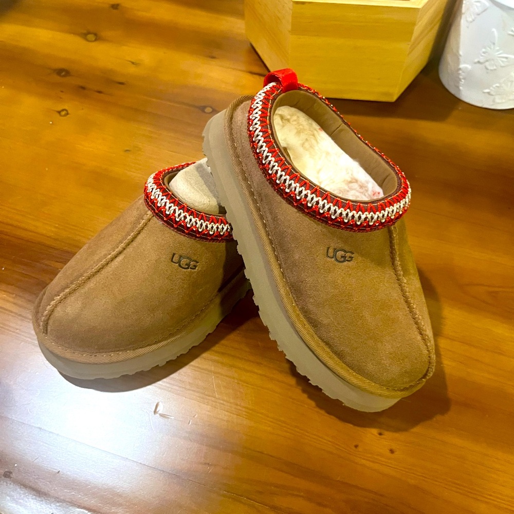 UGG® Tazz Platform Slipper - Little Kid / Big Kid - Chestnut
